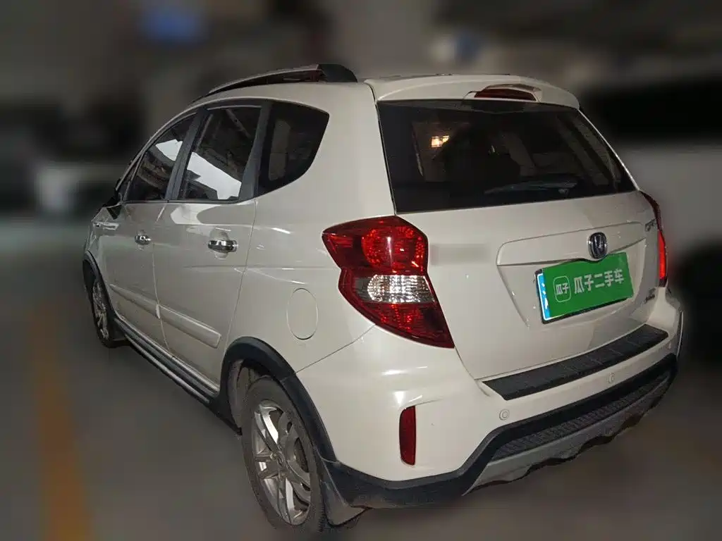 Changan CX20 2016 2014 1.4L IMT Sunroof Navigation Edition (China V)