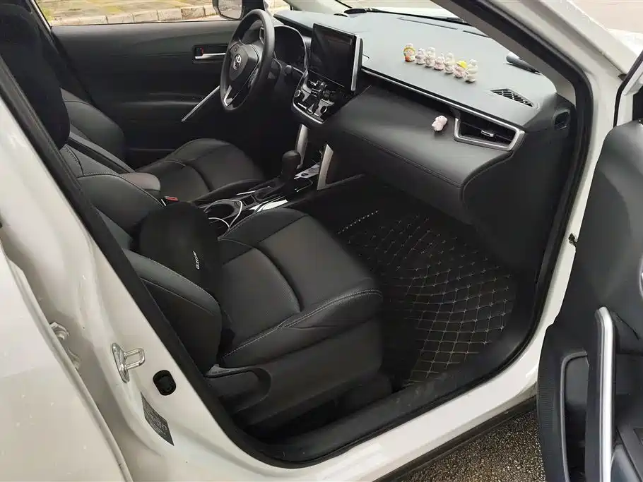Toyota Frontlander 2022 2.0L CVT Luxury PLUS Edition фото 8
