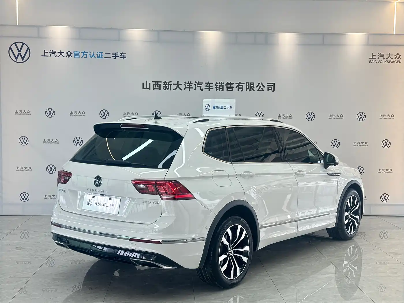 Volkswagen Tiguan L 2021 330TSI Automatic 2WD R-Line Premium фото 2