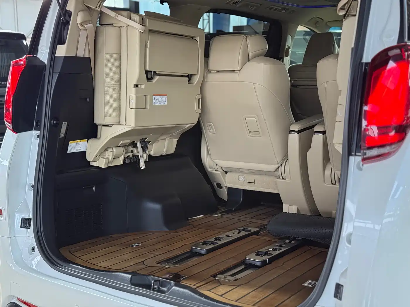 Toyota Alphard 2018 Facelift 3.5L Premium Edition фото 21