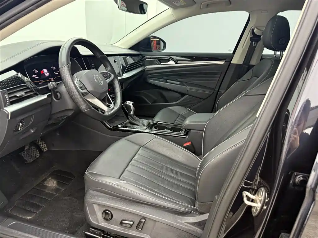 Volkswagen Passat 2022 330TSI Starlight Elite Edition фото 10