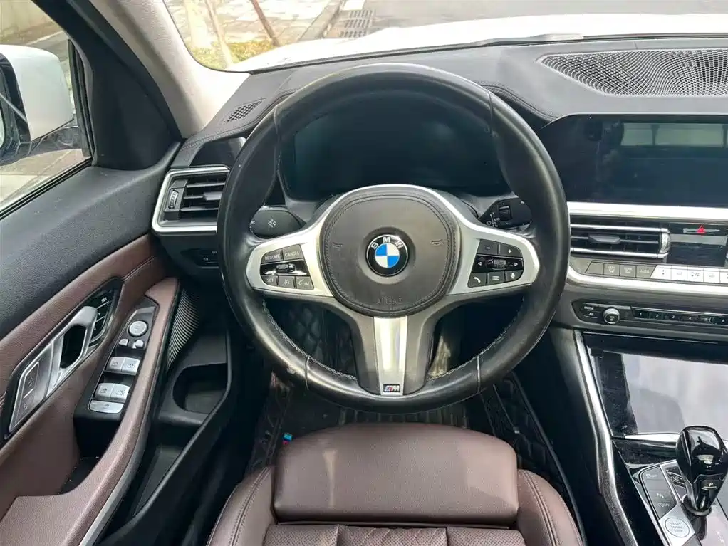 BMW 3 Series 2022 320Li M Sport Package фото 8