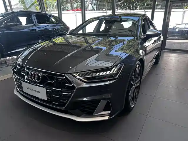 AUDI S7