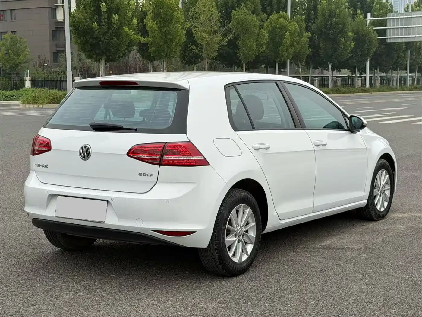 Фото 9 - Volkswagen Golf