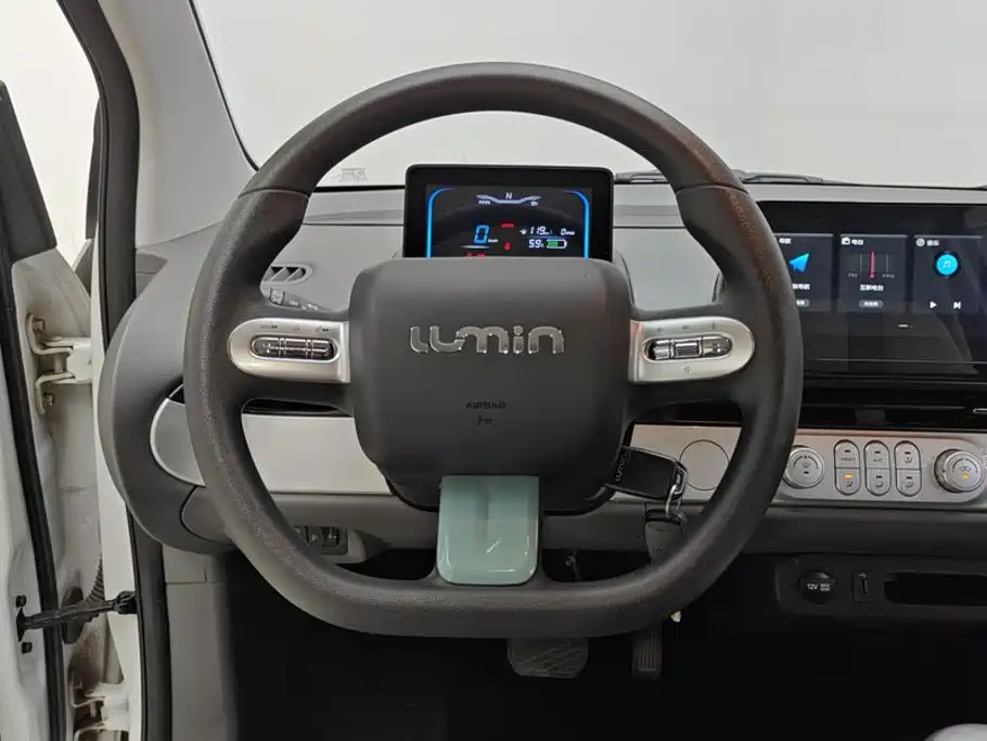 Фото 15 - Changan Lumin
