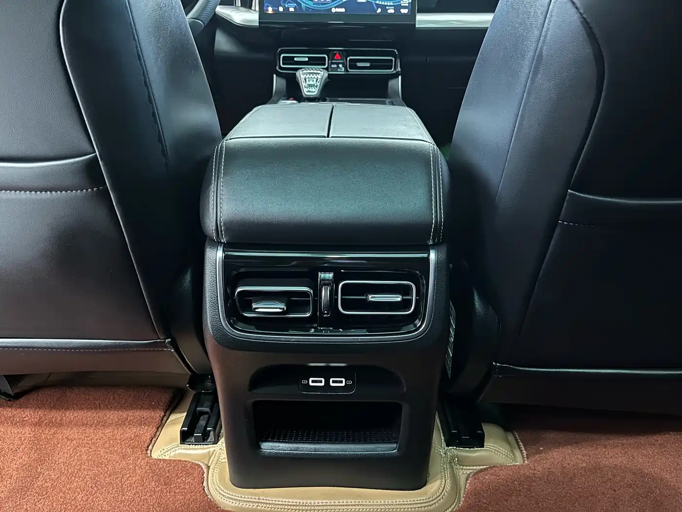 GAC Trumpchi Trumpchi GS8 2025 Pilot Series 2.0TGDI AWD Luxury Edition 5-Seater фото 9