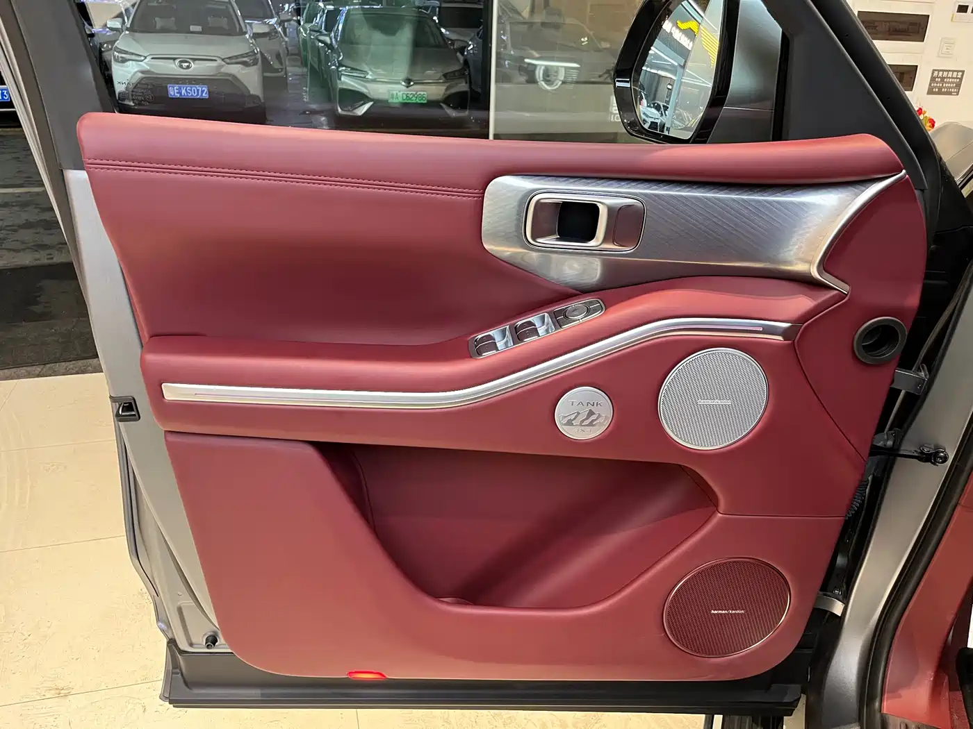 TANK TANK 700 NEW ENERGY