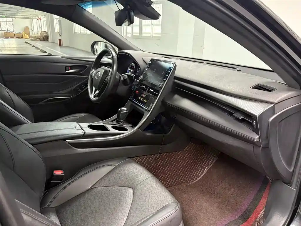 Toyota Avalon 2019 Hybrid 2.5L Luxury Edition China V фото 11