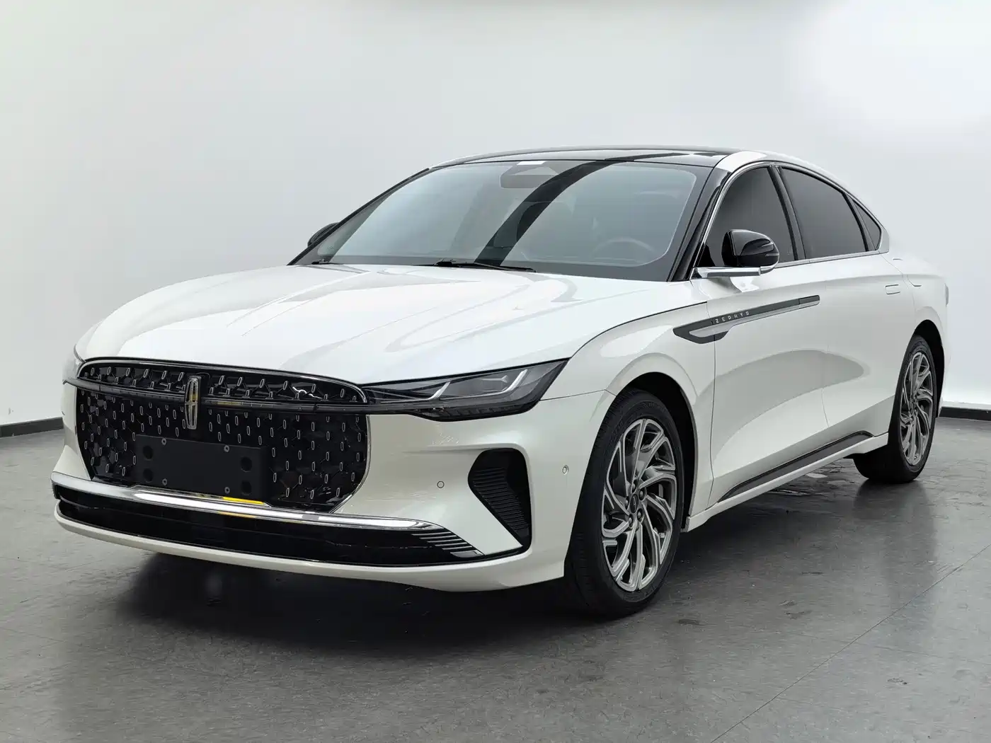 Lincoln Z 2023 2022 Facelift iCool Premium Elegance Edition