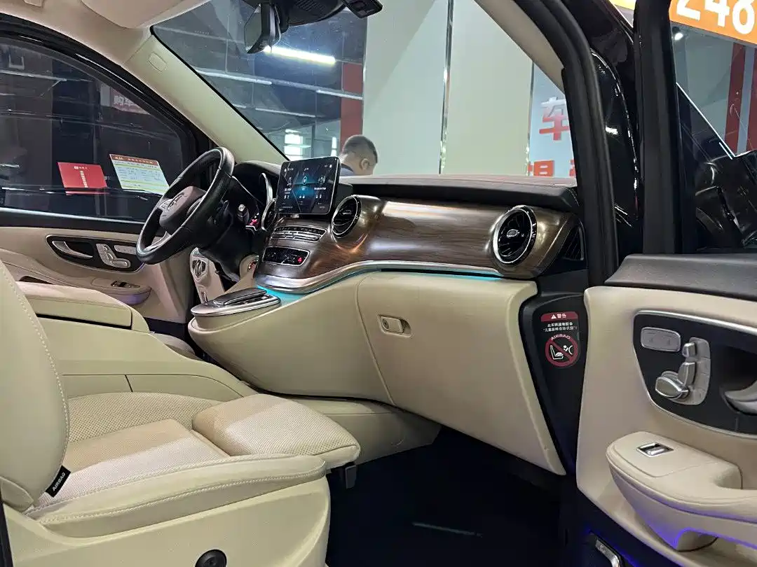 Mercedes-Benz V-Class 2022 V 260 L Long Wheelbase Luxury Edition фото 18