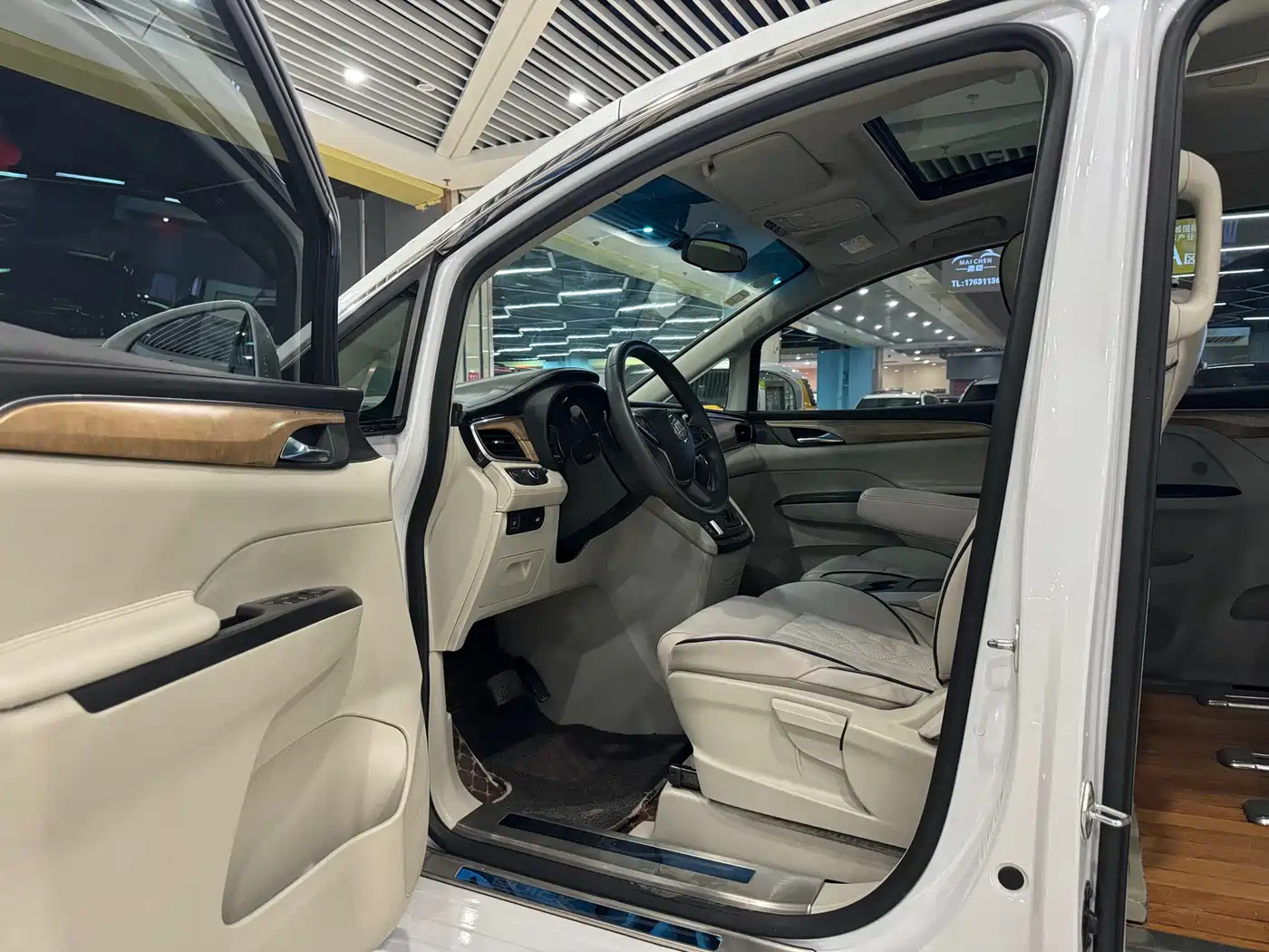 Buick GL8 2017 ES 28T Comfort Type China V фото 4