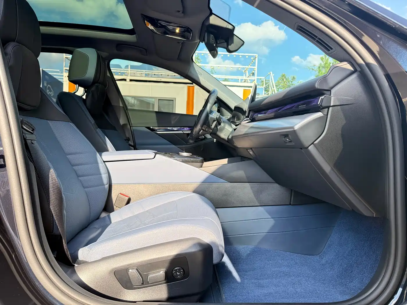 Фото 12 - BMW i5