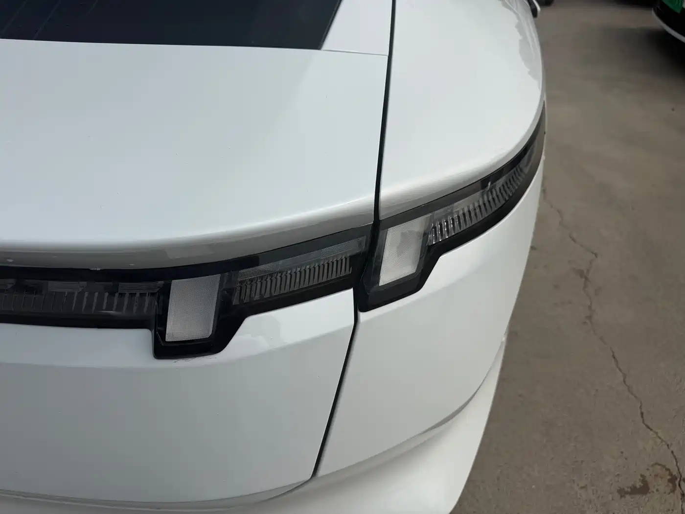 Lynk & Co 10 EM-P 2026 2025 Model 120 AWD Halo