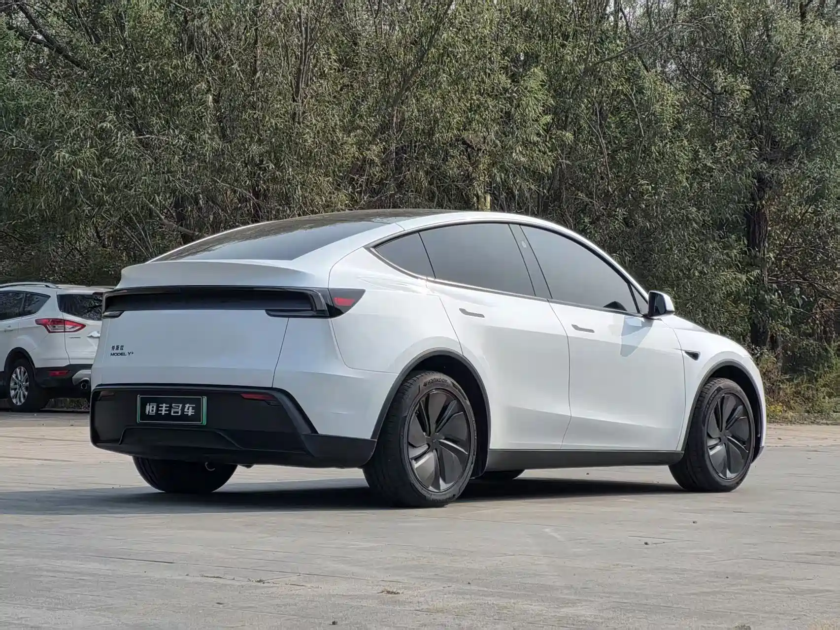 Photo 5 - Tesla Model Y