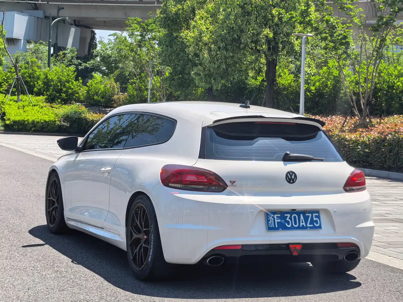 Volkswagen Scirocco 2011 Model R 2.0TSI фото 4