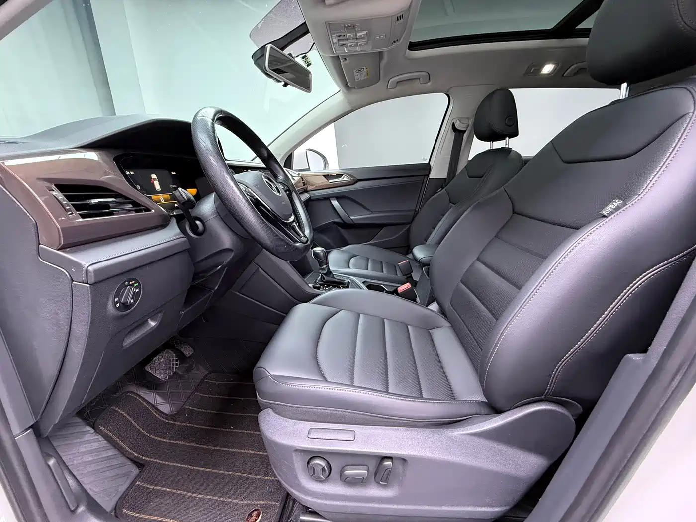 Volkswagen Tharu 2022 280TSI FWD Luxury Edition фото 6