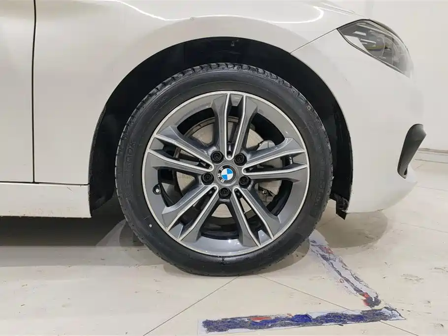 BMW 1 Series 2018 Facelift 118i Sport фото 6