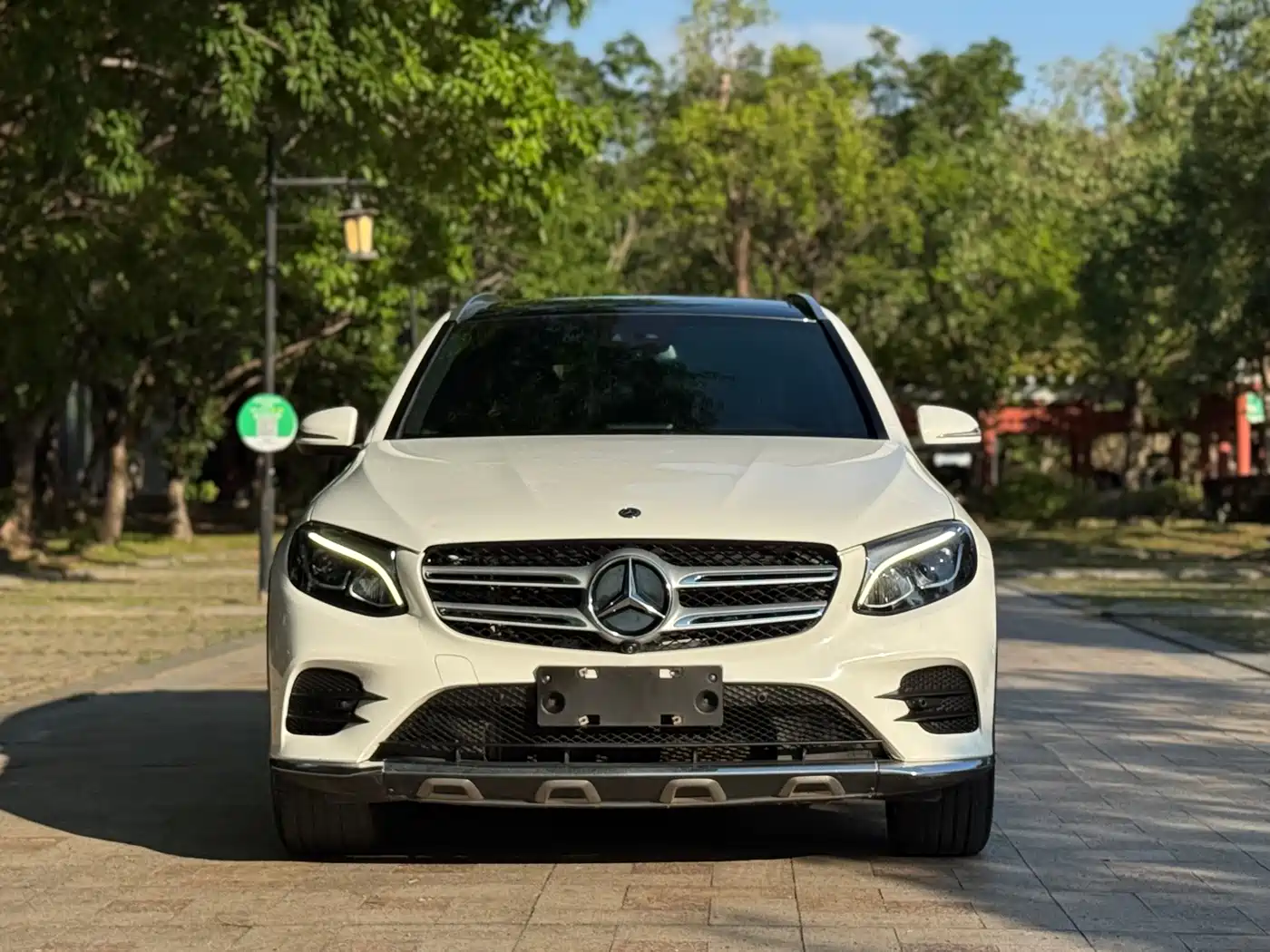 Mercedes-Benz GLC 2018 GLC 260 4MATIC Luxury фото 2