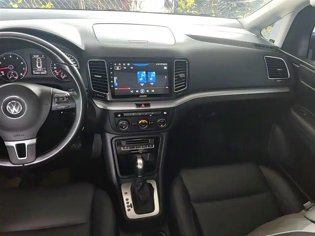 Volkswagen Sharan 2014 2.0TSI Standard фото 13