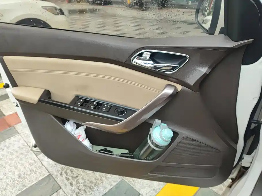 Baojun 310W 2019 2017 1.5L Manual Fashion China VI