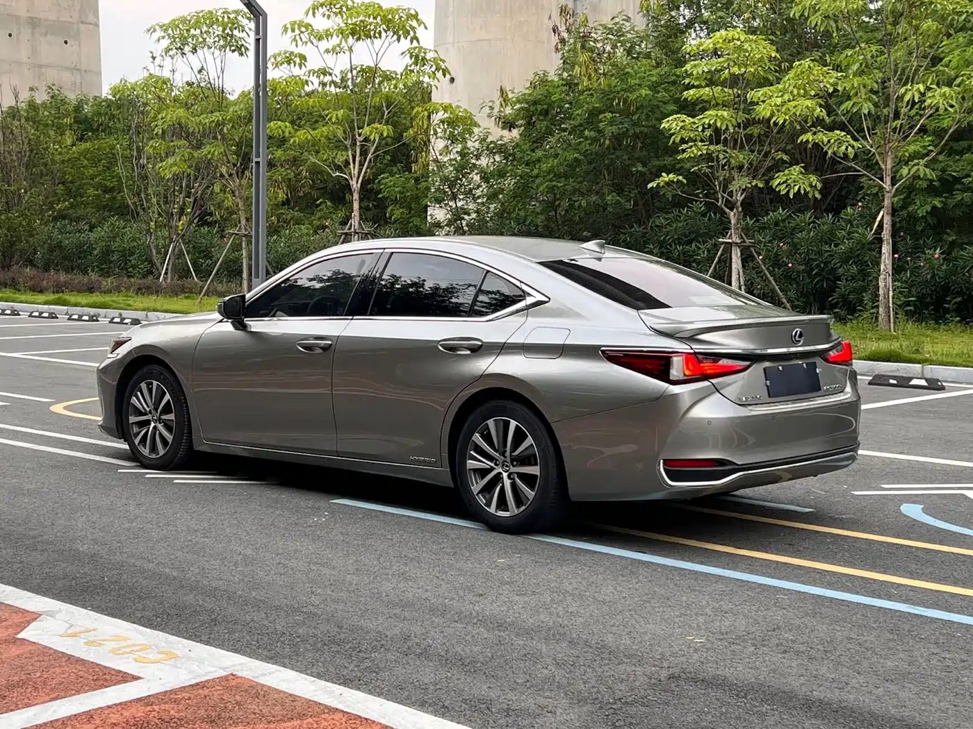 Фото 4 - Lexus ES