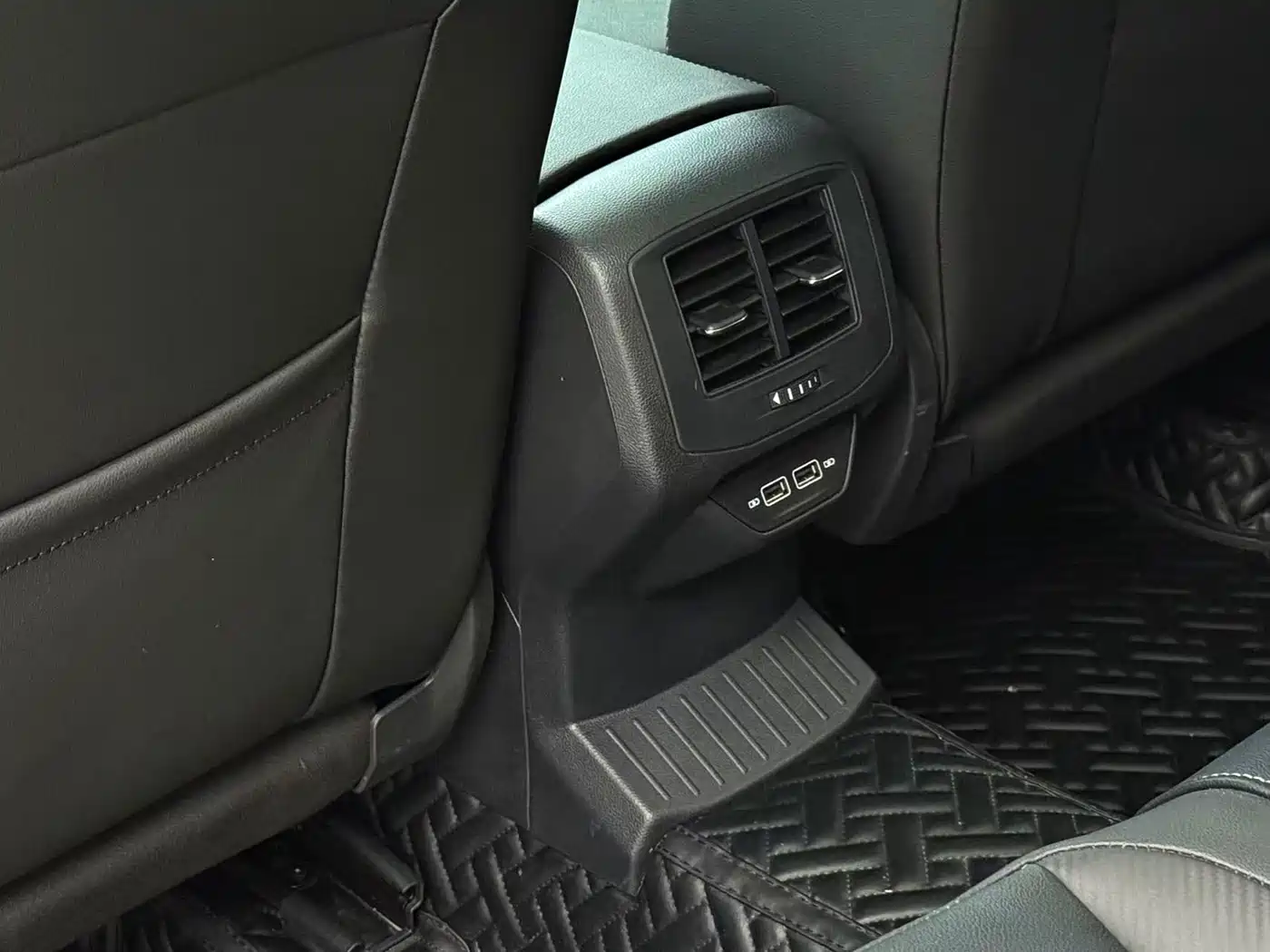Volkswagen T-ROC 2022 280TSI DSG 2WD Comfort PLUS фото 14