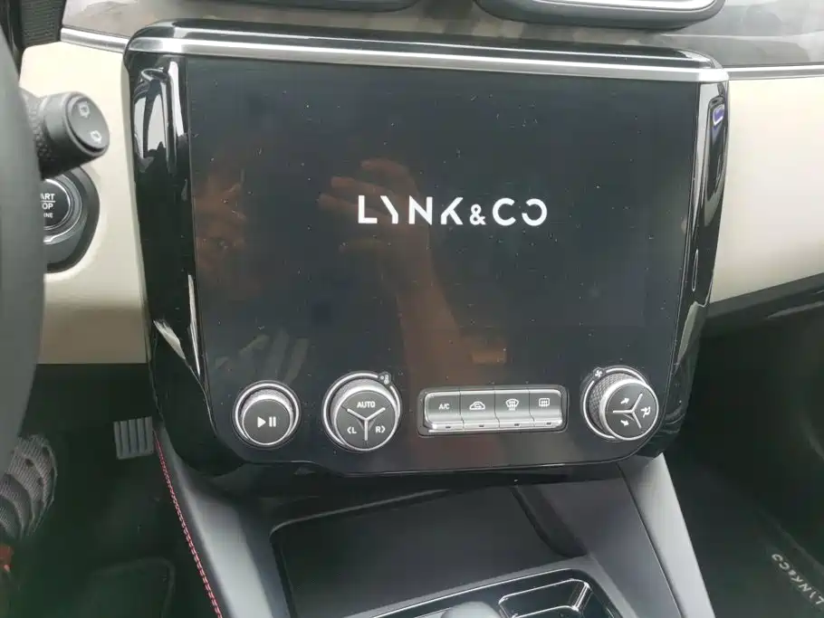 Lynk & Co 02 2021 2022 1.5TD DCT Shine Plus