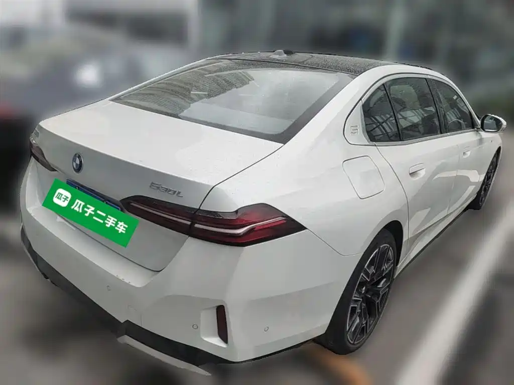 BMW 5 Series 2025 530Li Premium M Sport Package фото 12
