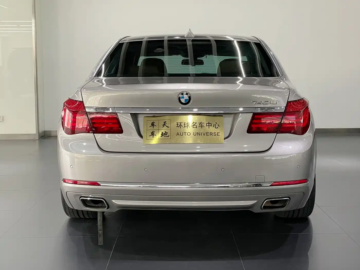 BMW 7 Series 2013 Model 740Li Leading фото 5