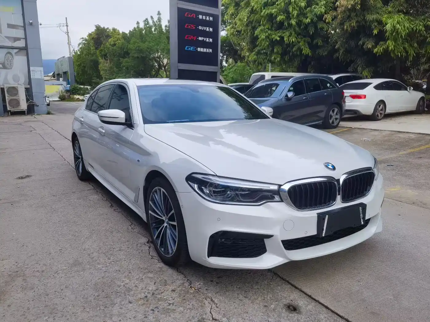 BMW 5 Series 2020 530Li Leading M Sport Package фото 3