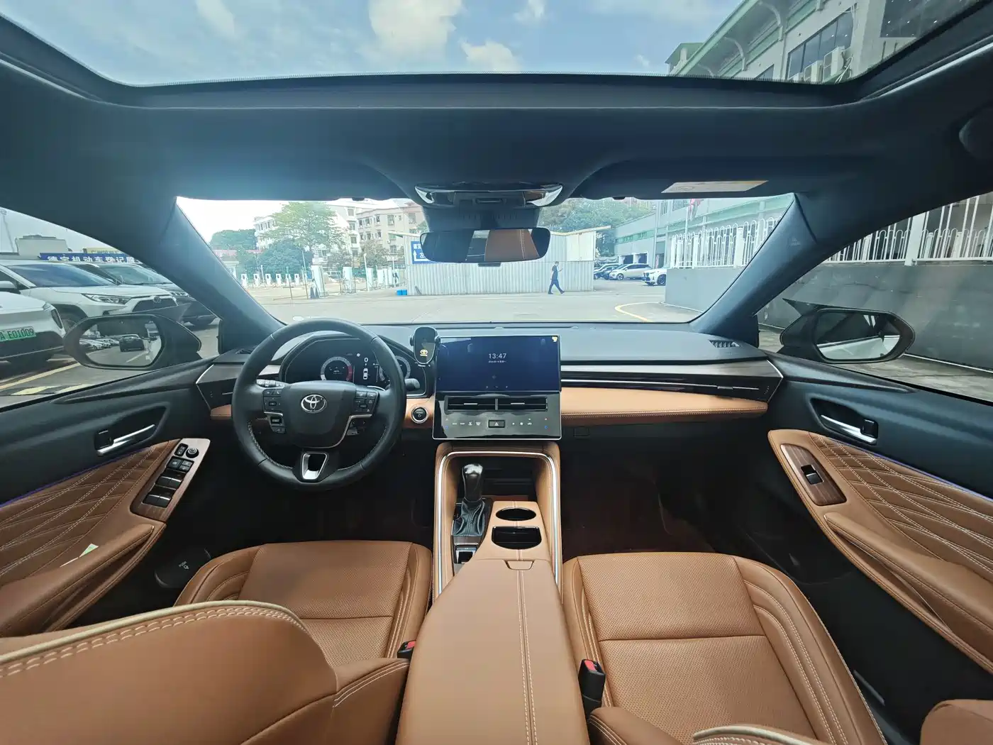 Toyota Avalon 2024 Model Hybrid 2.5L XLE Prestige Edition фото 12