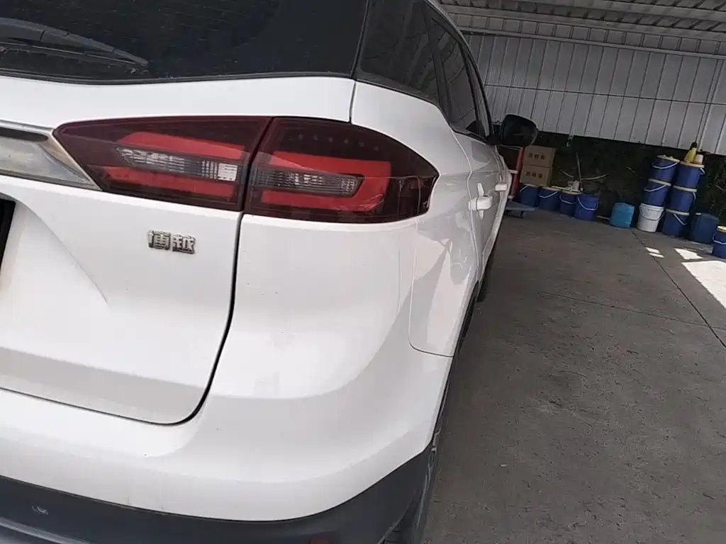 Фото 8 - Geely Boyue