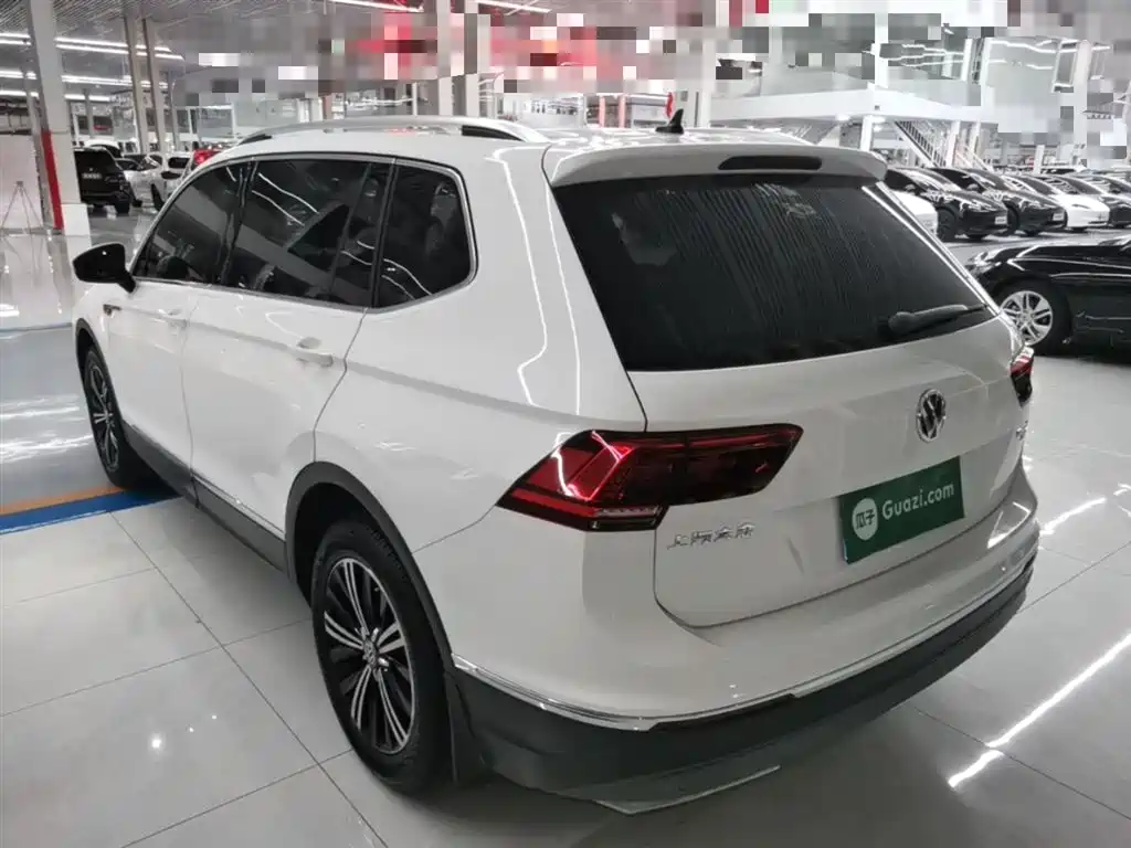 Volkswagen Tiguan L 2018 380TSI Automatic AWD Luxury Edition фото 5