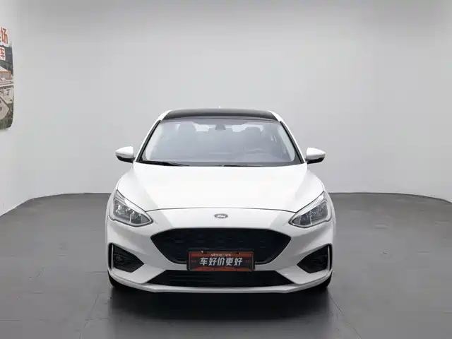 Ford Focus 2020 Sedan EcoBoost 180 Automatic Sharp Trend Type — фото 3