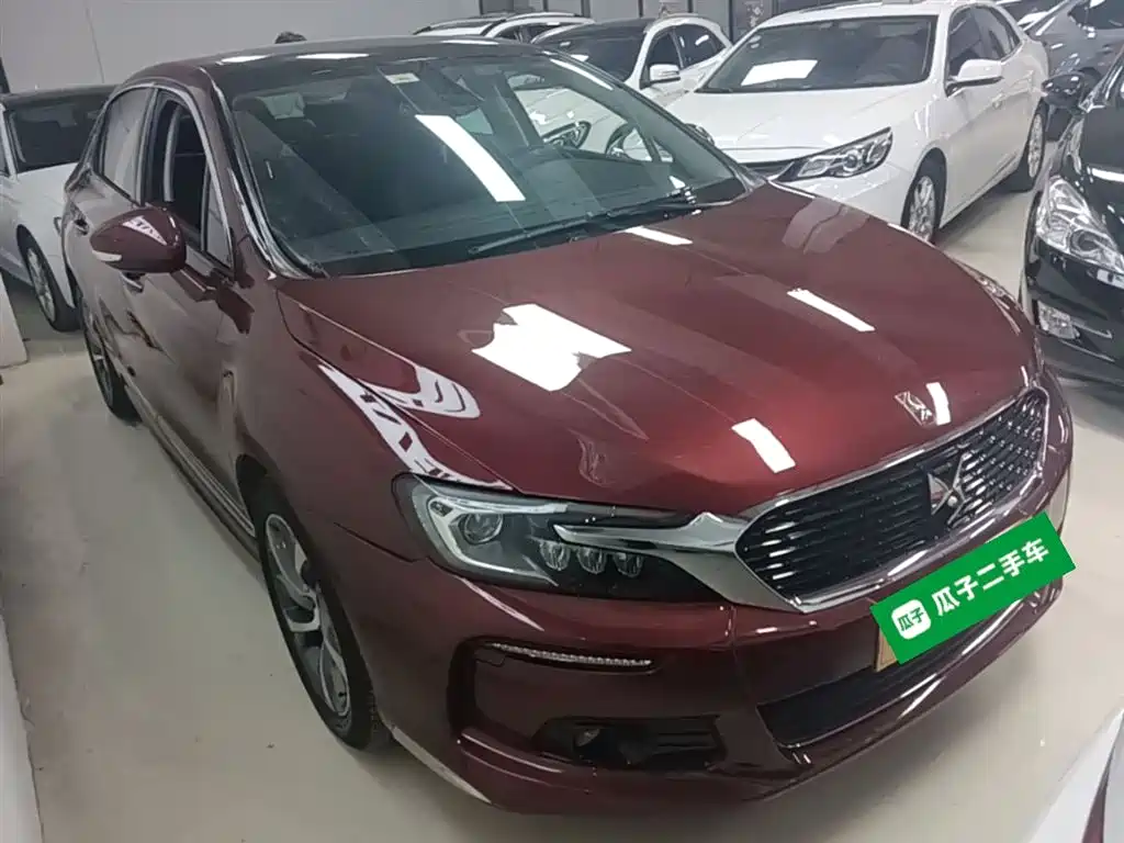DS 5LS 2018 2018 30THP Premium Edition