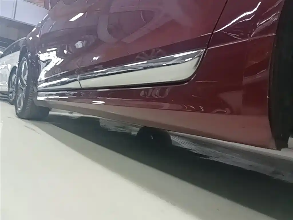 DS 5LS 2018 2018 30THP Premium Edition
