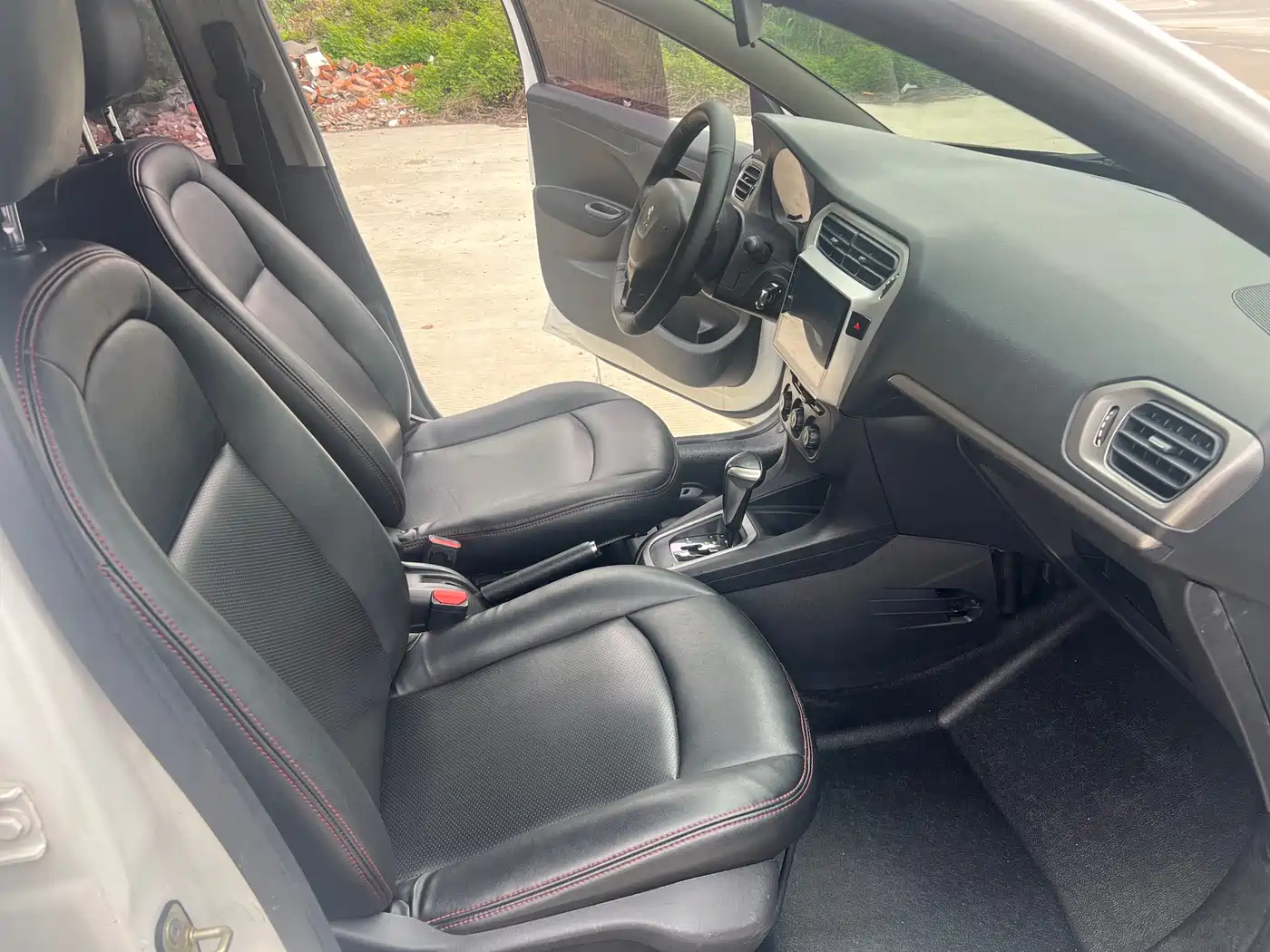 Peugeot 301 2016 1.6L Auto Comfort Edition фото 10