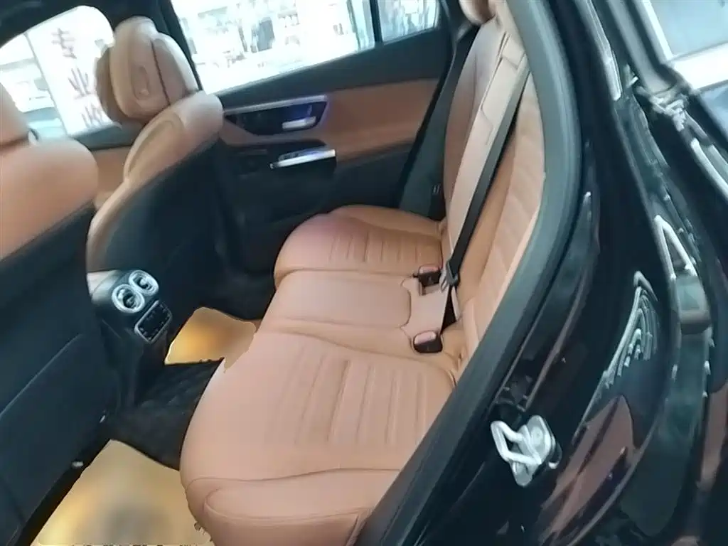 Mercedes-Benz GLC 2023 GLC 260 L 4MATIC Luxury 5-Seater фото 17