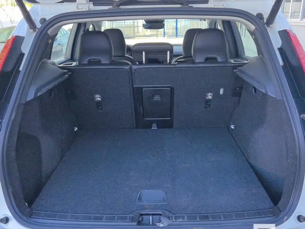 Фото 10 - Volvo XC40