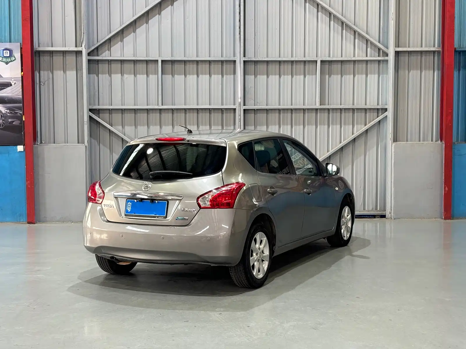 صورة 6 - Nissan Tiida