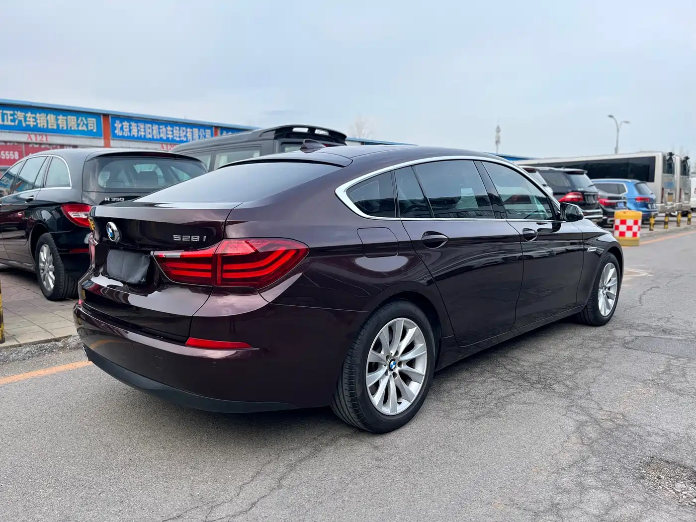 BMW 5 Series GT 2015 528i Leading фото 4