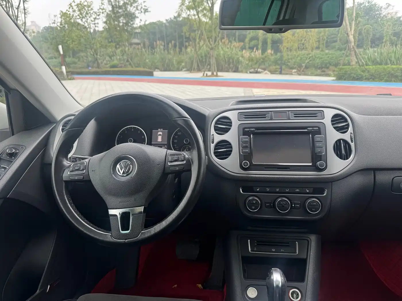 Volkswagen Tiguan 2013 2.0TSI Automatic AWD Flagship Edition фото 14