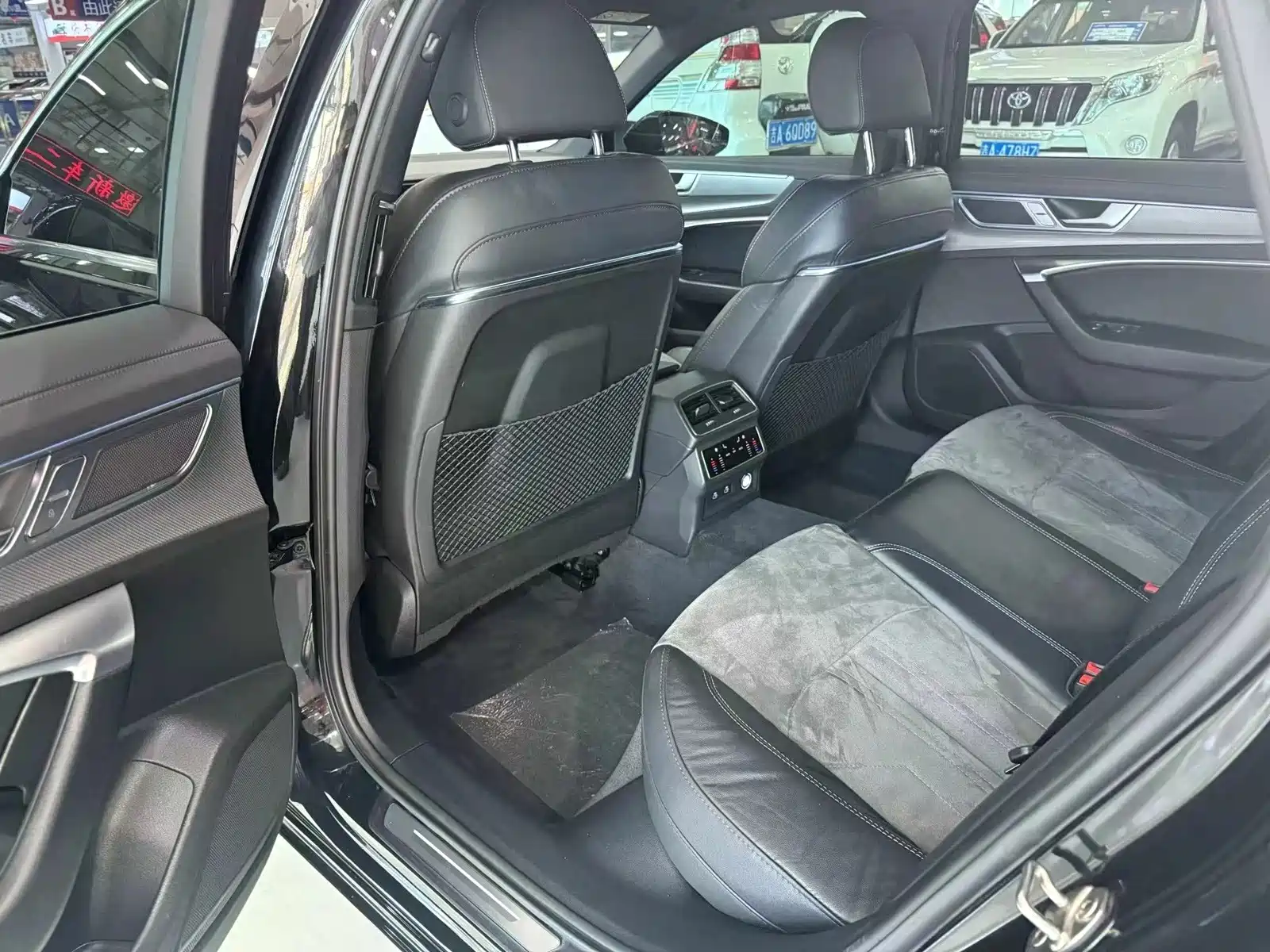 Фото 4 - Audi A6L