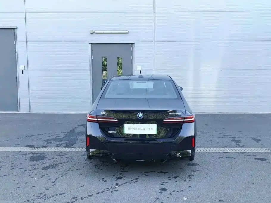 Фото 5 - BMW i5