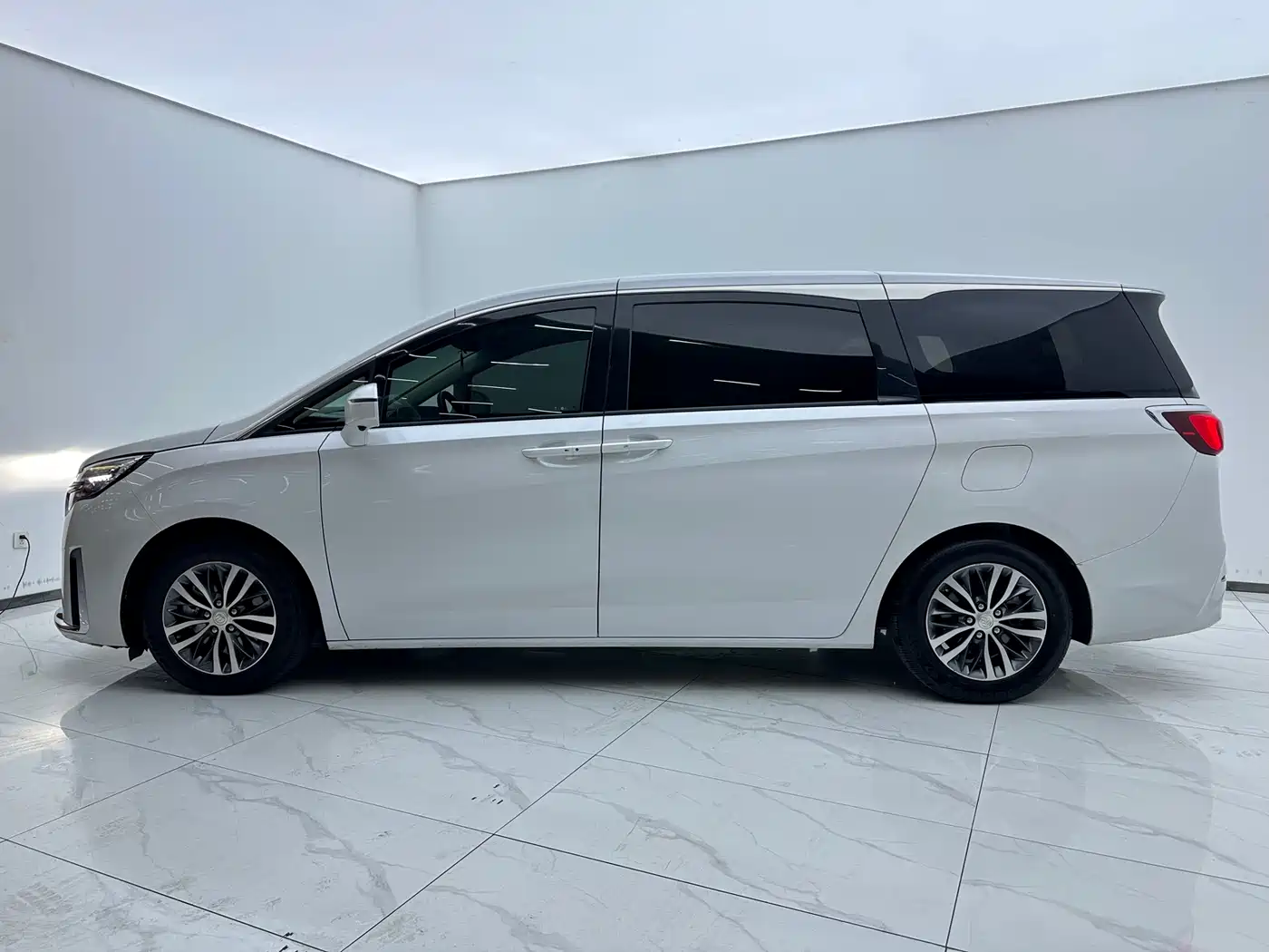 Buick GL8 2022 ES Landmark 653T Comfort фото 3