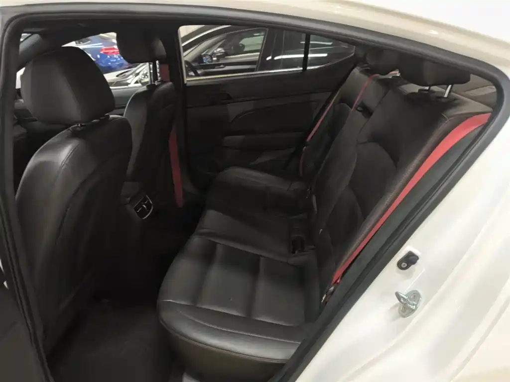 Hyundai Elantra 2020 1.4T DCT Dynamic·Vitality фото 17