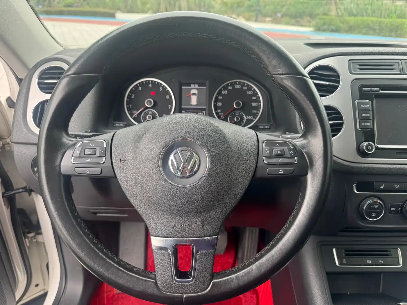 Volkswagen Tiguan 2013 2.0TSI Automatic AWD Flagship Edition фото 16