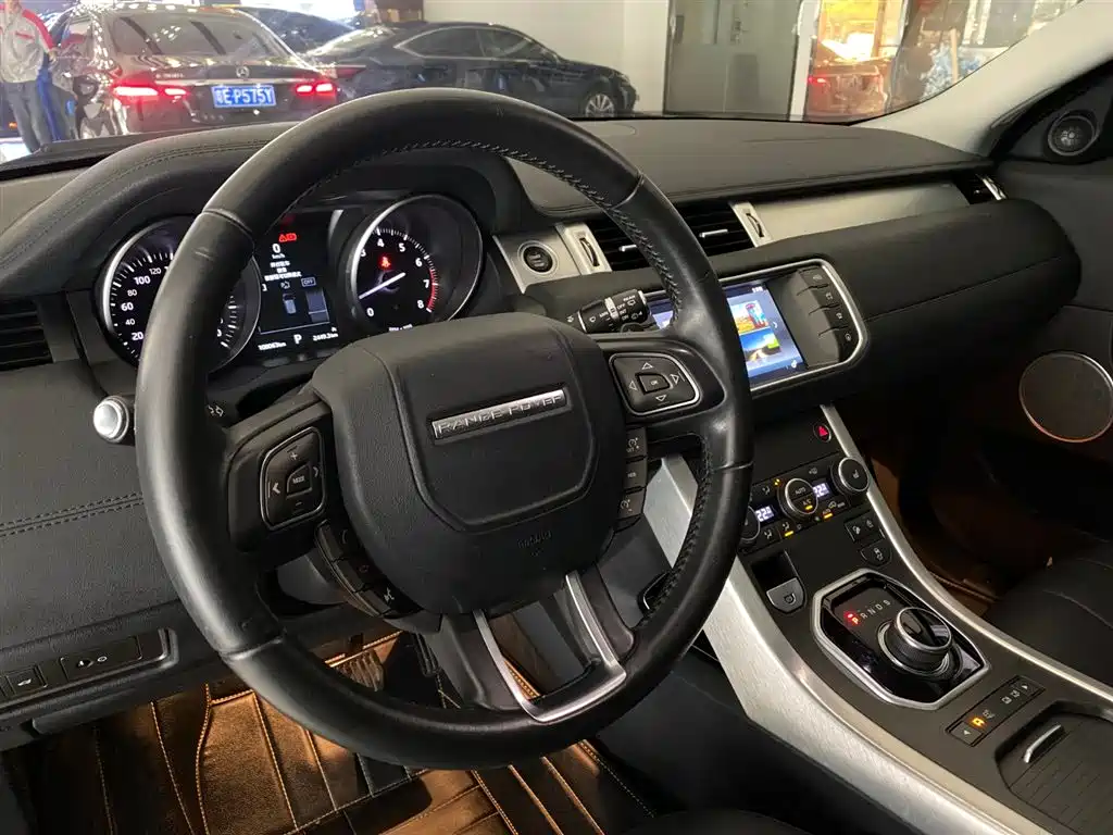 Land Rover Range Rover Evoque 2018 240PS PURE Trend фото 12