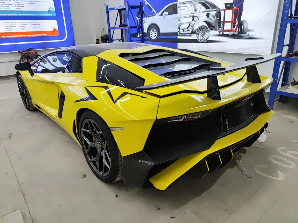 Lamborghini Aventador 2013 2011 LP 700-4