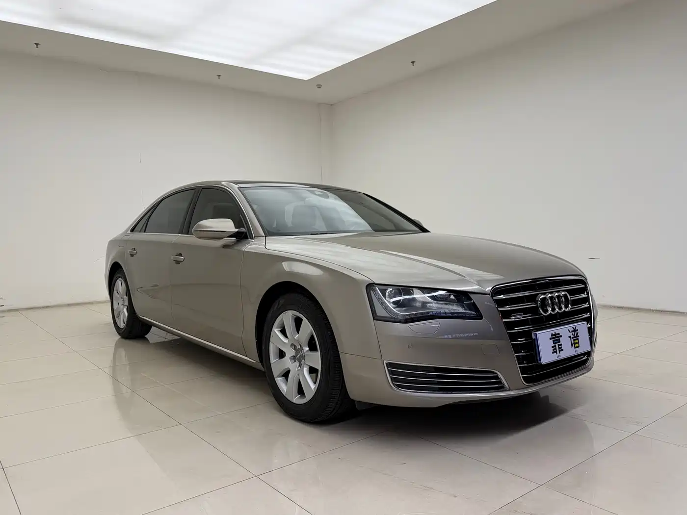 Audi A8 2013 A8L 45 TFSI quattro Comfort фото 3